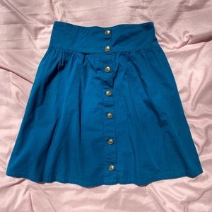 A-line button skirt